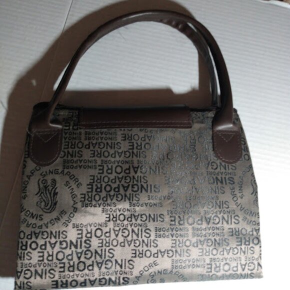 Singapore: folding tote . - Picture 1 of 8